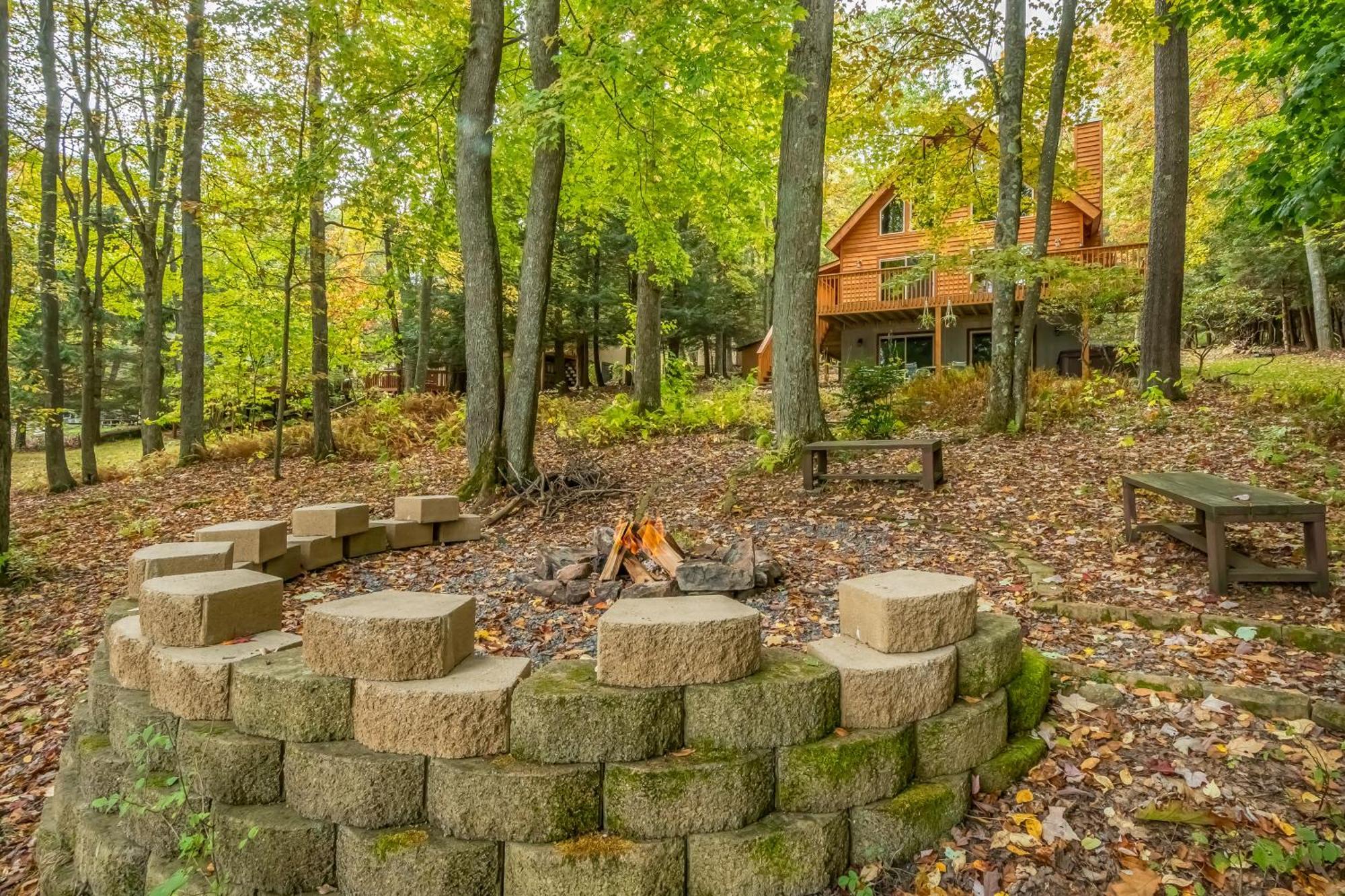Maplewood Cottage McHenry Exterior foto